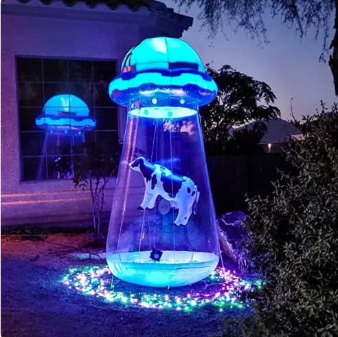 118-inch LED inflatable UFO shines in your Halloween yard to create a shocking visual effect for indoor parties